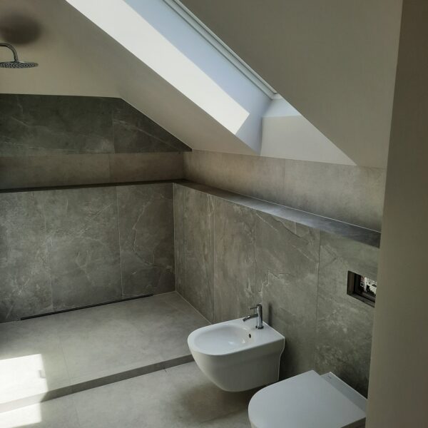 URBANDESIGN Łazienka na poddaszu
