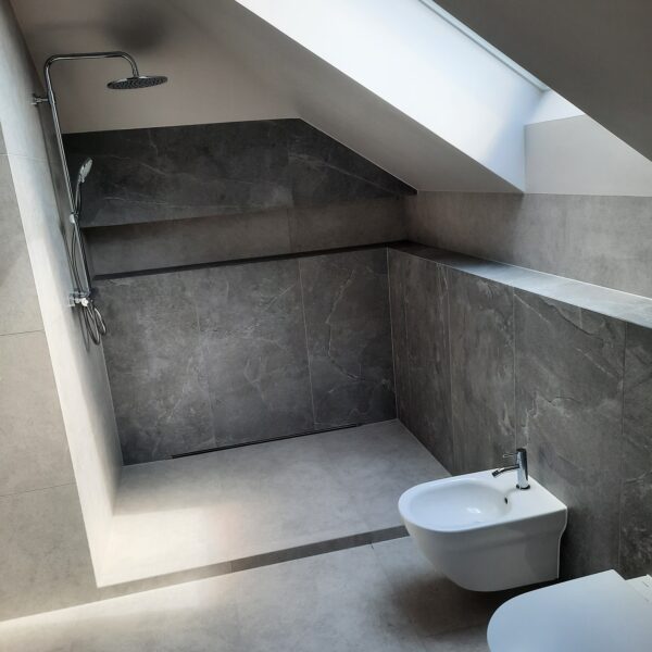 URBANDESIGN Łazienka w odcieniqach szarości