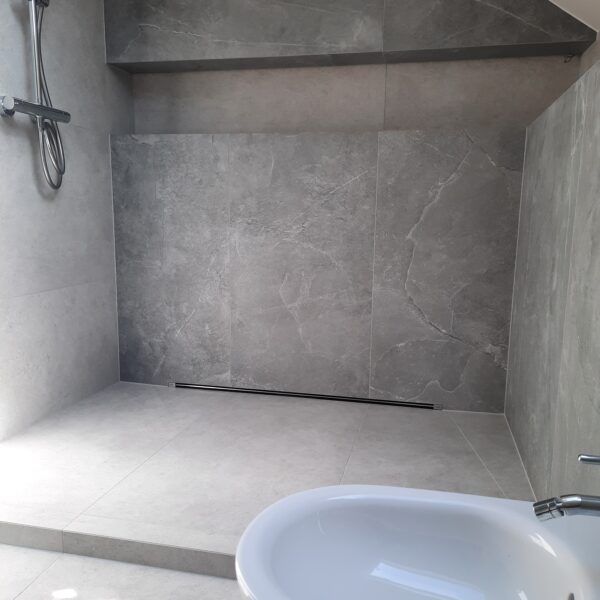 URBANDESIGN łazienka z półką na kosmetyki