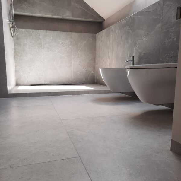 podłoga w płytkach